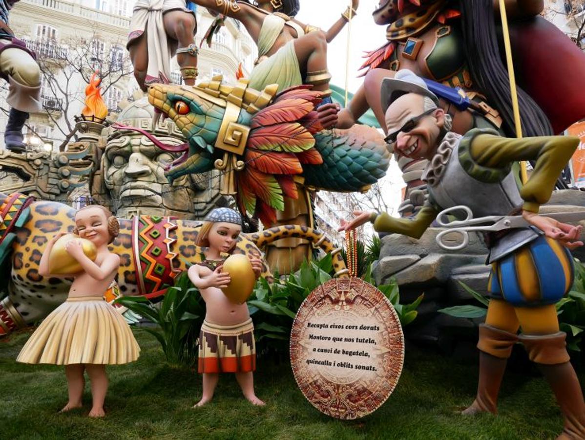 Cristóbal Montoro, ministro de Hacienda en la Falla Almirante-Cadarso.