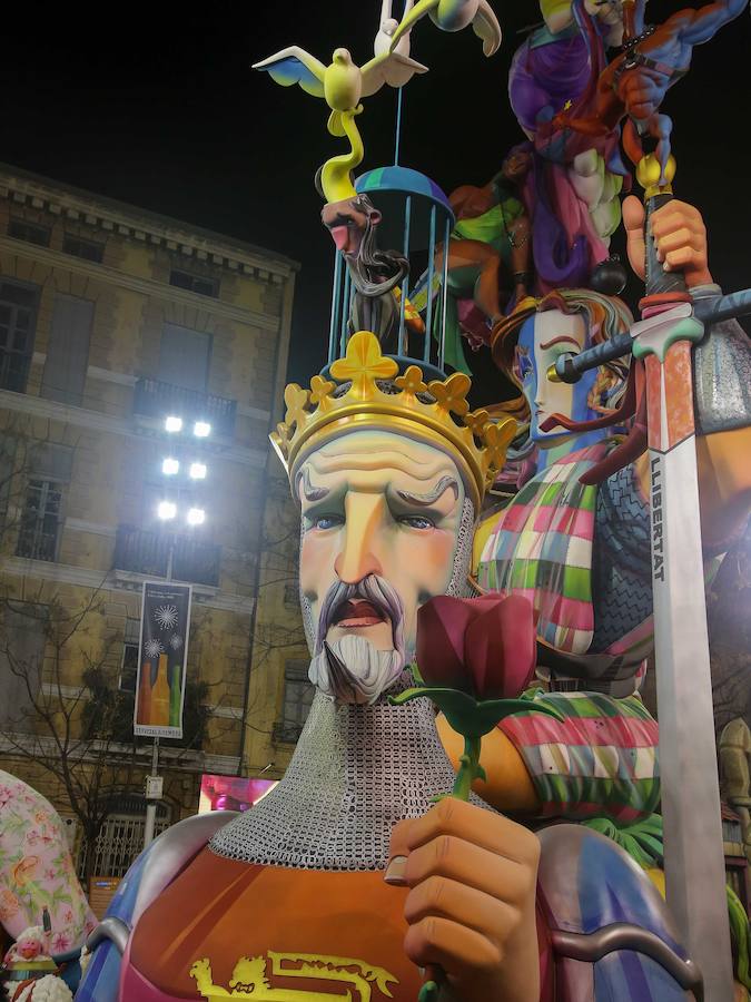 Falla Na Jordana. Artista: Antonio Pérez. Lema: 'Llibertat!'