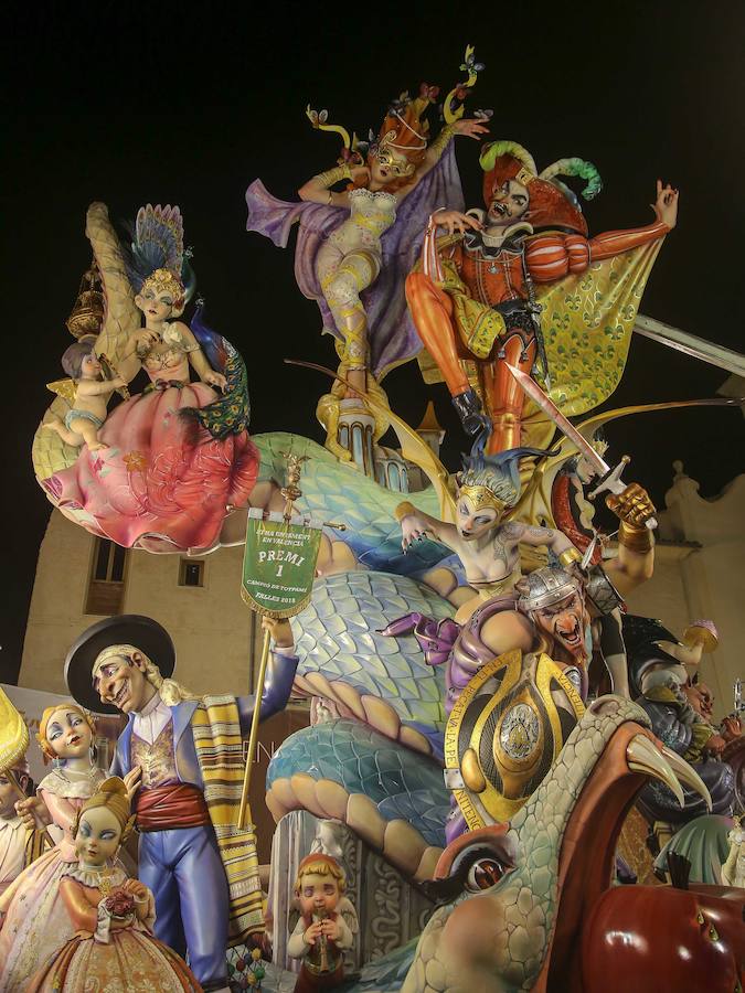 Falla Plaza del Pilar. Artista: Paco Torres. Lema: En el pecat va la penitència!.