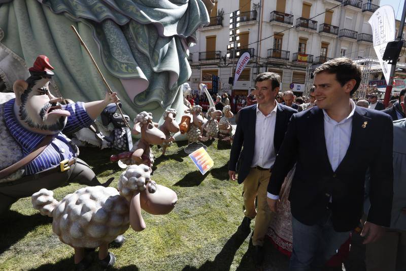 Fotos: Fotos de Albert Rivera en las Fallas de Valencia