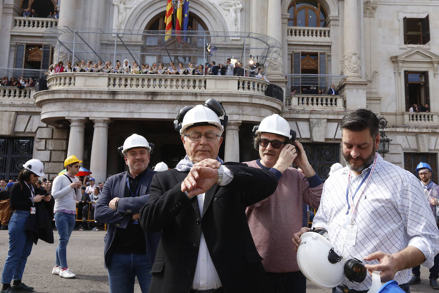 La empresa de Llanera de Ranes ofrece un espectáculo pirotécnico «brutal» con un final largo, contundente y apoteósico