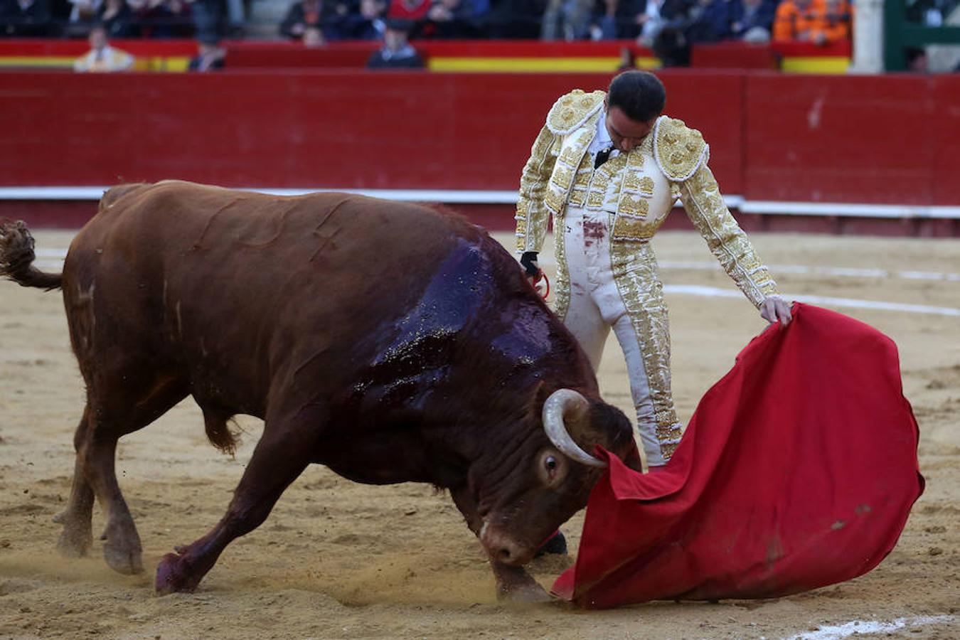 Fotos: Enrique Ponce y López Simón, salen a hombros de la plaza de Toros de Valencia en las Fallas 2018