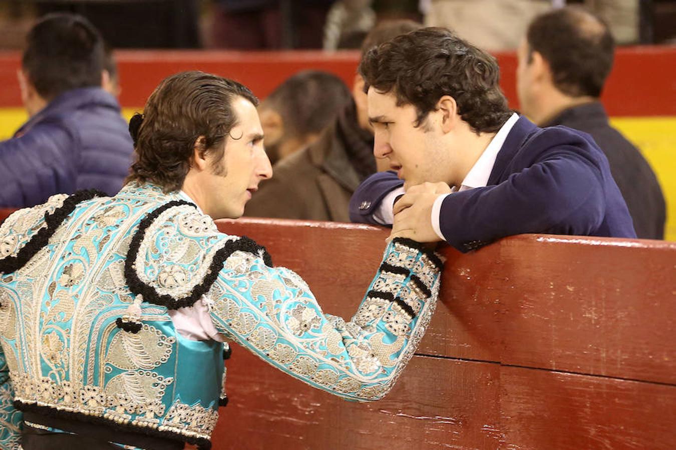 Fotos: Enrique Ponce y López Simón, salen a hombros de la plaza de Toros de Valencia en las Fallas 2018