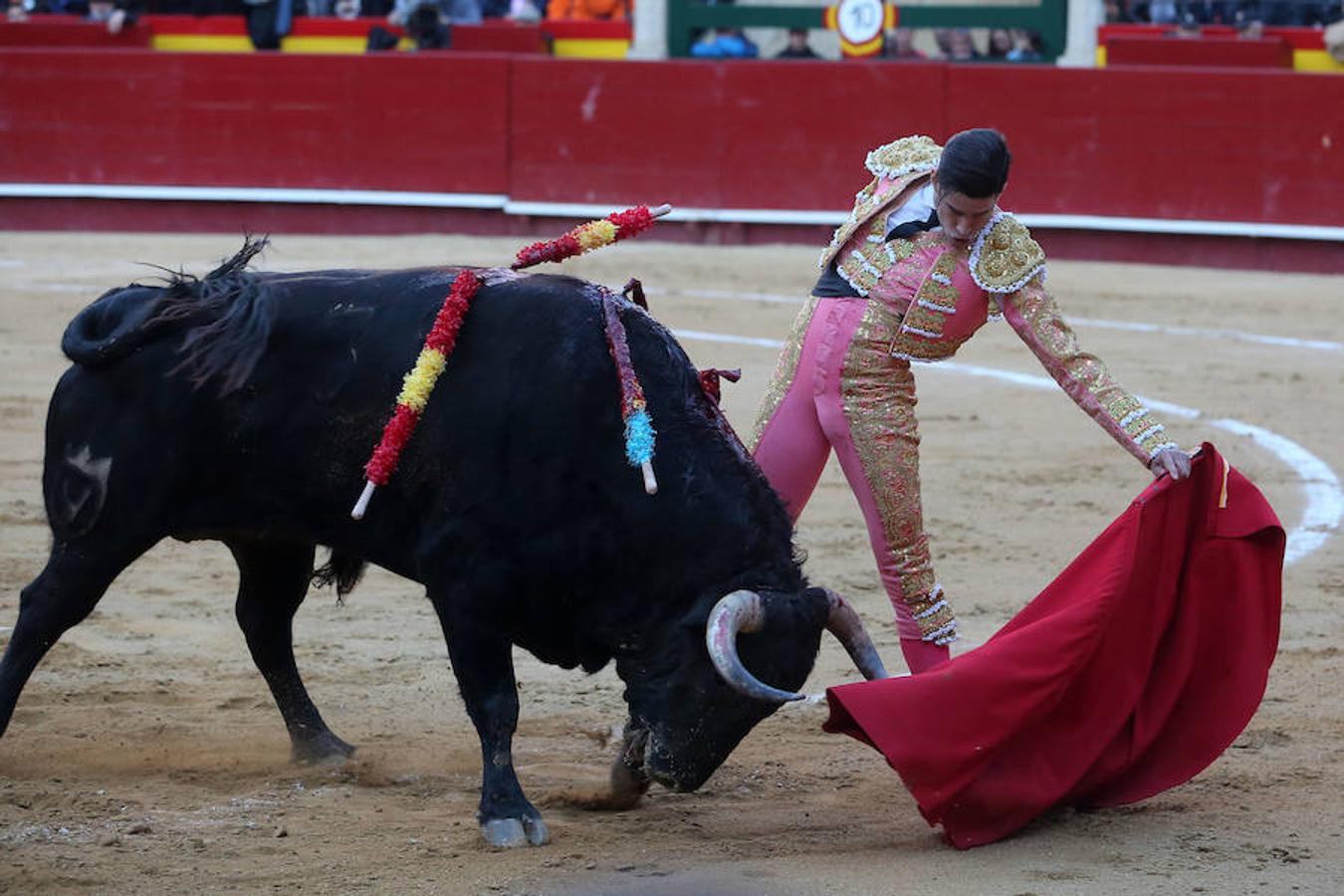 Fotos: Enrique Ponce y López Simón, salen a hombros de la plaza de Toros de Valencia en las Fallas 2018