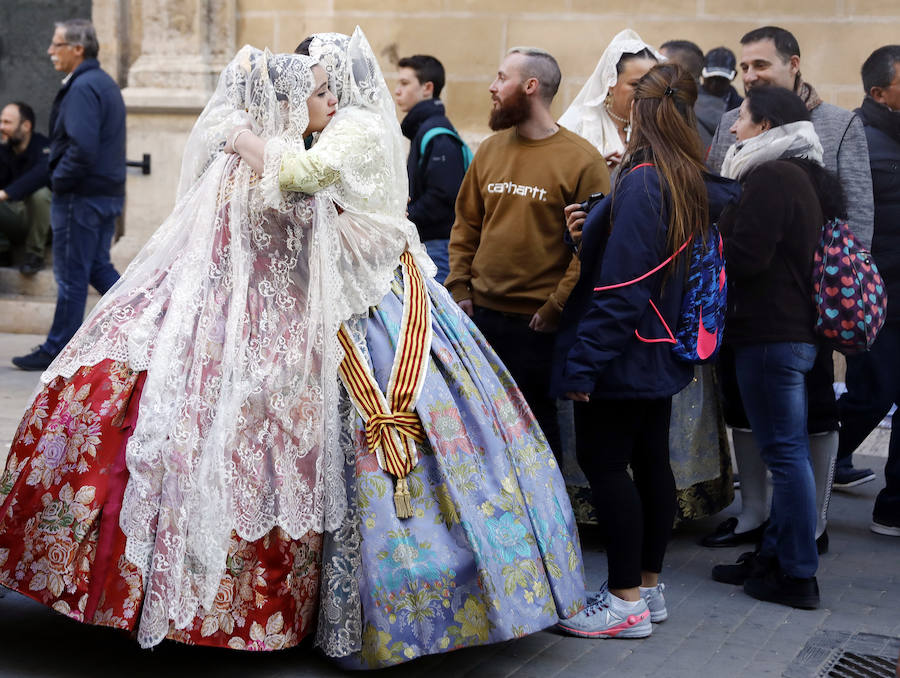 Fotos: Segundo día de la Ofrenda de flores a la Virgen de los Desamparados