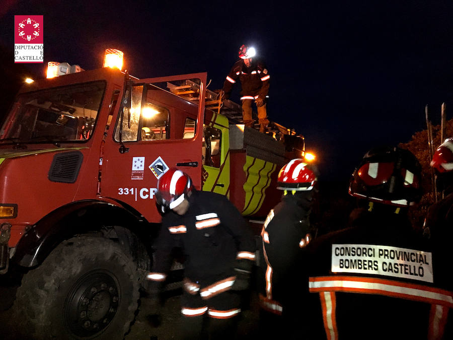 Fotos: Incendio forestal en el Collado de Arenoso de Montán (Castellón)