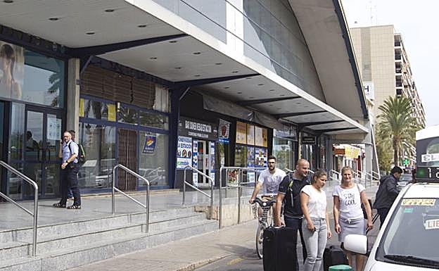 Entrada de la estación de autobuses de Valencia, en una imagen de archivo.