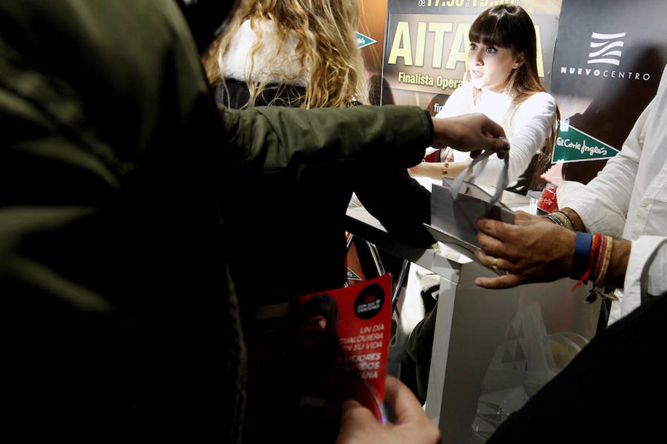 La triunfita arrasa en su visita a El Corte Inglés de Nuevo Centro