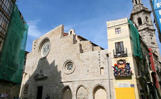 Fachada actual de la Iglesia de Santa Catalina y de la torre campanario.
