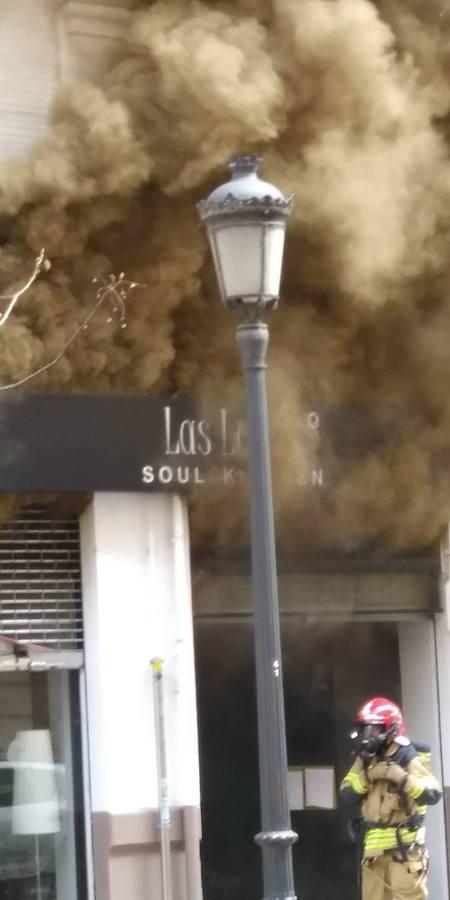 Fotos: Incendio de un restaurante en la calle Císcar de Valencia