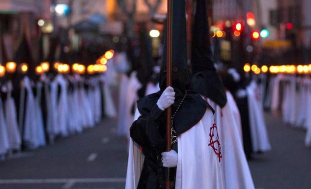 Procesión de Jesús en su tercera caída en Zamora. 