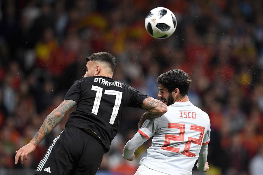 La selección que dirige Julen Lopetegui apabulló a Argentina en su estreno en el Wanda Metropolitano (6-1) con un 'hat-trick' de Isco y tantos de Diego Costa, Thiago y Aspas.