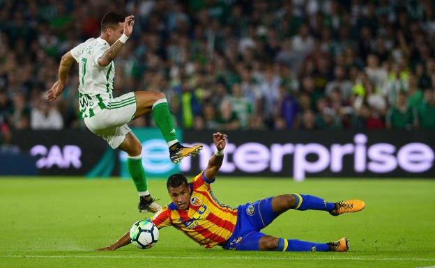 Murillo, durante el Betis - Valencia.