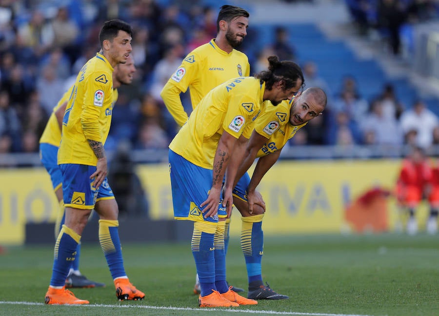 Con la mente puesta en el duelo europeo ante la Juventus y varias rotaciones, el Real Madrid superó a Las Palmas con dos tantos de Gareth Bale y uno de Karim Benzema.