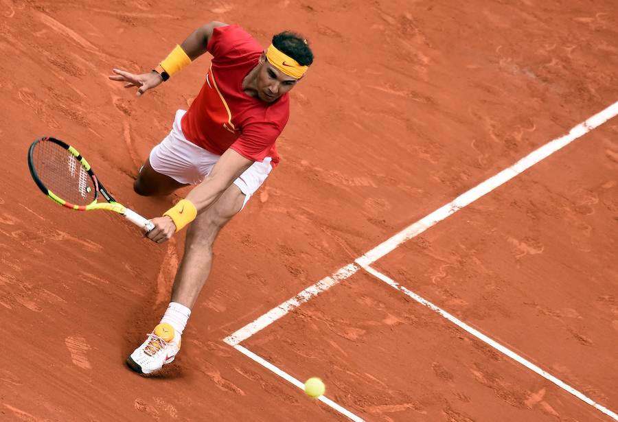 Estas son las imágenes que deja el segundo partido de individuales de la Copa Davis en la plaza de toros de Valencia