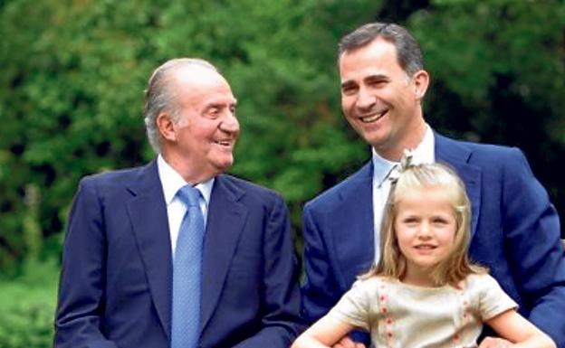 Tres generaciones. La Casa Real presentó su nueva web el 10 de septiembre de 2012 con la imagen del Rey y sus sucesores.