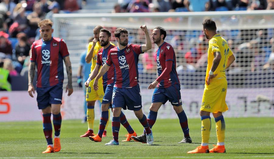 Estas son las mejores imágenes del partido de la jornada 31 de Liga en el Ciutat de València