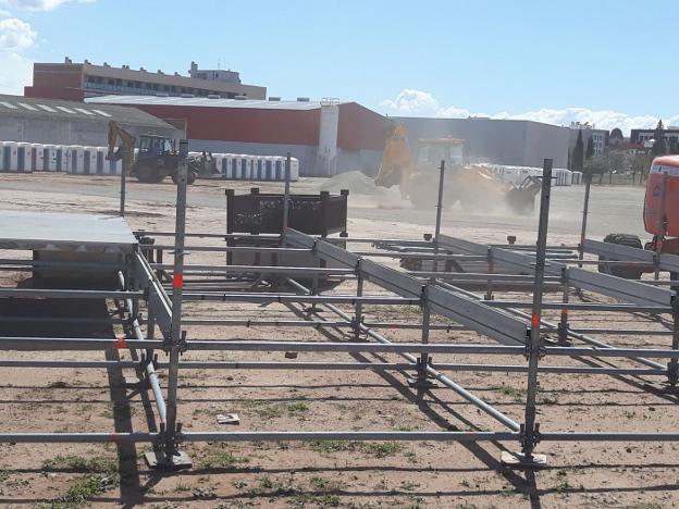 Trabajos de montaje del festival. 