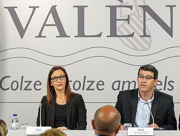 La vicepresidenta Amigó, de Compromís, junto al presidente Rodríguez, del PSPV. 