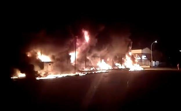 Incendio en el polígono de Rafelbunyol. 