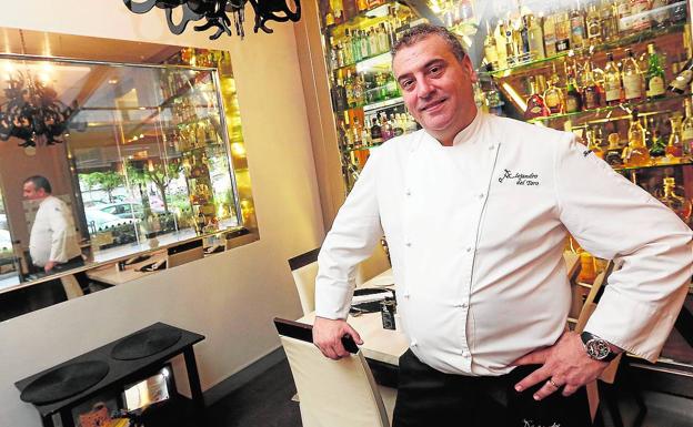 Alejandro del Toro en una de las salas de su restaurante.