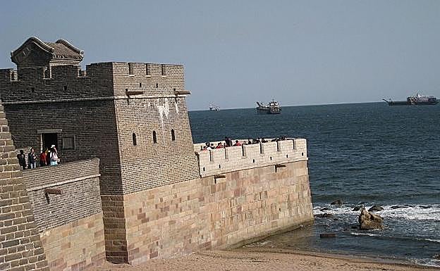 Muralla China sobre el mar Bohai.