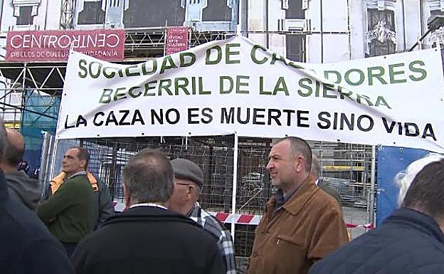 Miles de cazadores se concentran para exigir respeto