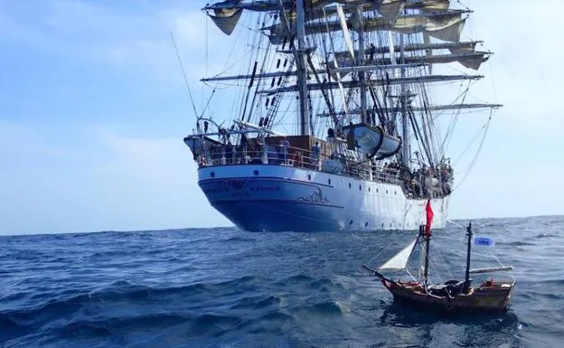 El barco pirata de Playmobil de dos niños logra cruzar navegando el océano Atlántico