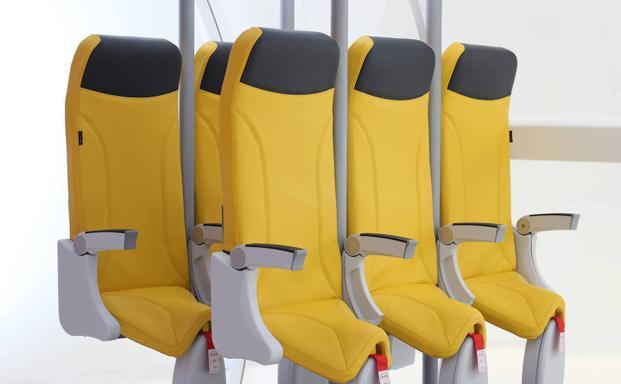 Viajes en avión de pie: llegan los asientos verticales