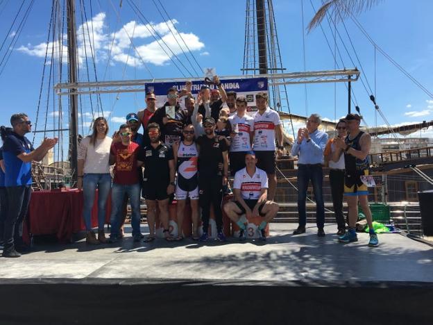 TUTRIATLON CONSIGUE LA VICTORIA POR EQUIPOS