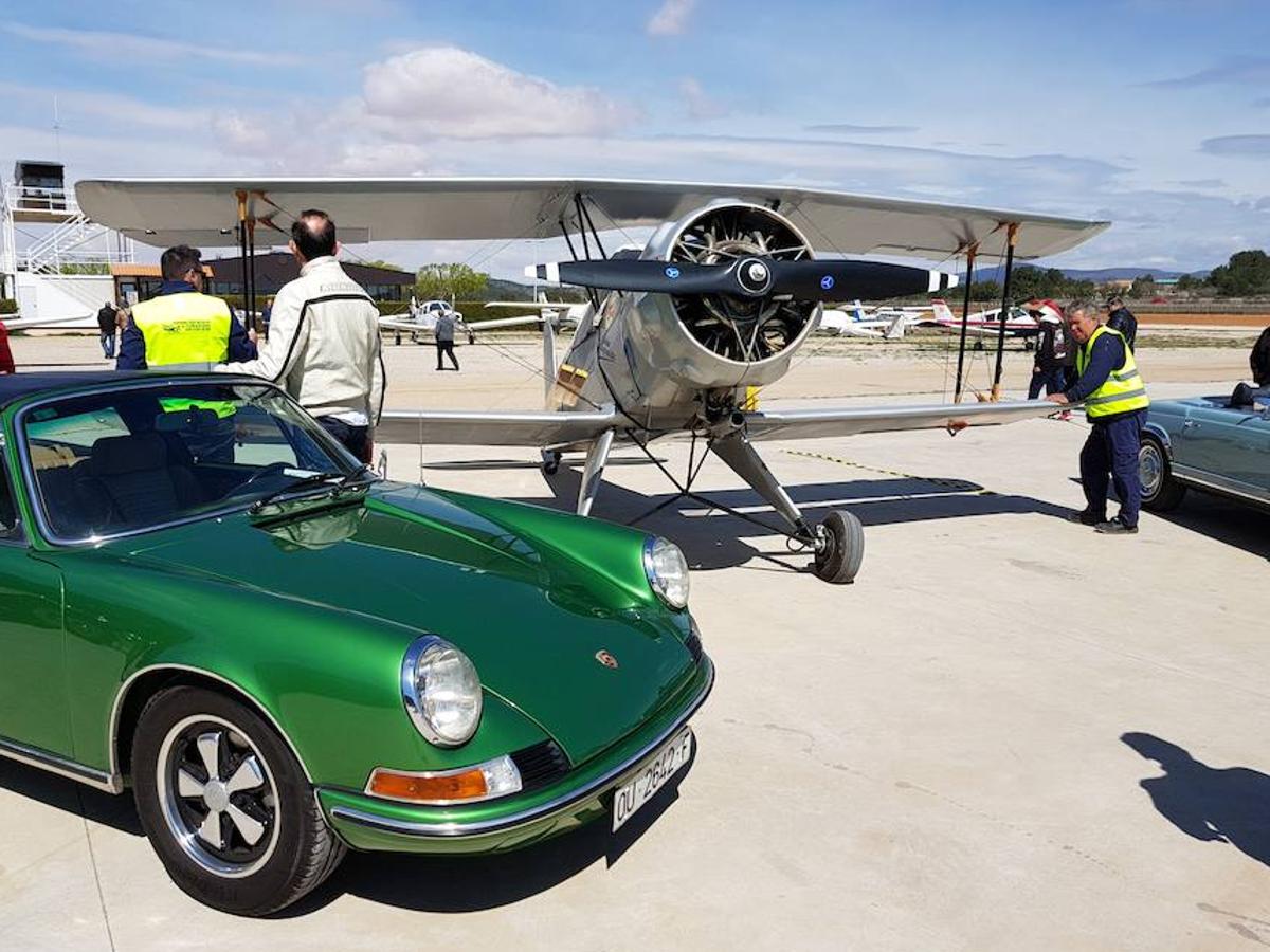 El club Horta Classics realizó el pasado fin de semana el V Encuentro de Amigos del Motor Clásico en el Aeródromo de Requena, en colaboración con Aeródromo de Requena y Club Aéreo Valencia, y la Fundación Aérea de la Comunidad Valenciana. Una colección de coches con un mínimo de 25 años de antigüedad, donde el Fiat Topolin de 1941 encabezó la lista. 