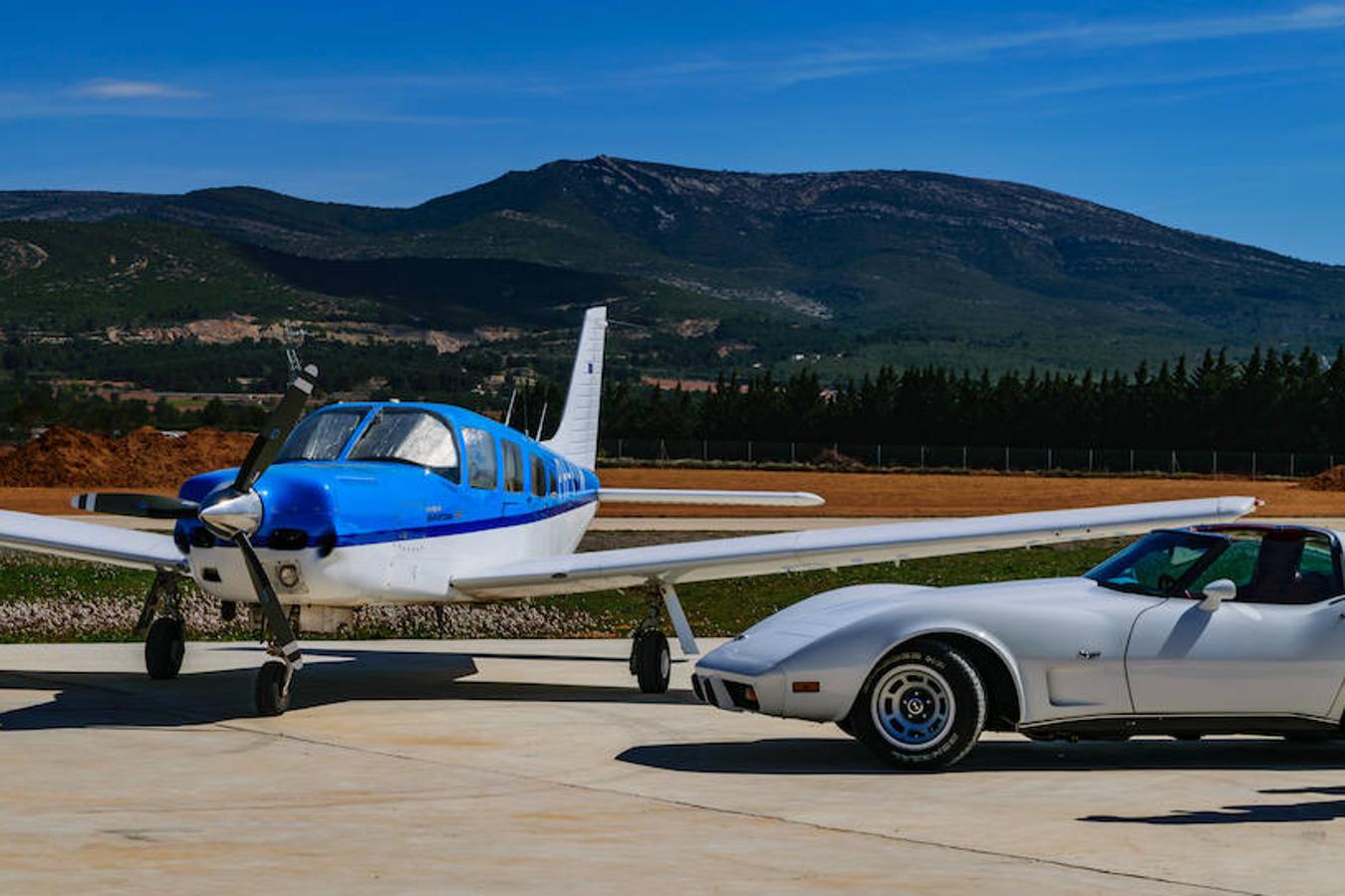 El club Horta Classics realizó el pasado fin de semana el V Encuentro de Amigos del Motor Clásico en el Aeródromo de Requena, en colaboración con Aeródromo de Requena y Club Aéreo Valencia, y la Fundación Aérea de la Comunidad Valenciana. Una colección de coches con un mínimo de 25 años de antigüedad, donde el Fiat Topolin de 1941 encabezó la lista. 