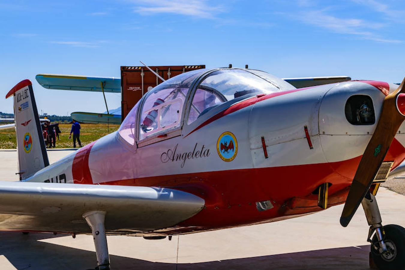 El club Horta Classics realizó el pasado fin de semana el V Encuentro de Amigos del Motor Clásico en el Aeródromo de Requena, en colaboración con Aeródromo de Requena y Club Aéreo Valencia, y la Fundación Aérea de la Comunidad Valenciana. Una colección de coches con un mínimo de 25 años de antigüedad, donde el Fiat Topolin de 1941 encabezó la lista. 