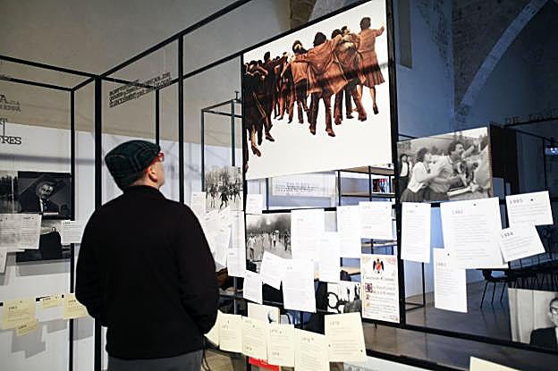 La exposición sobre la vida y obra de los poetas Miguel Hernández y Vicent Andrés Estellés se ha visto en este trimestre. 