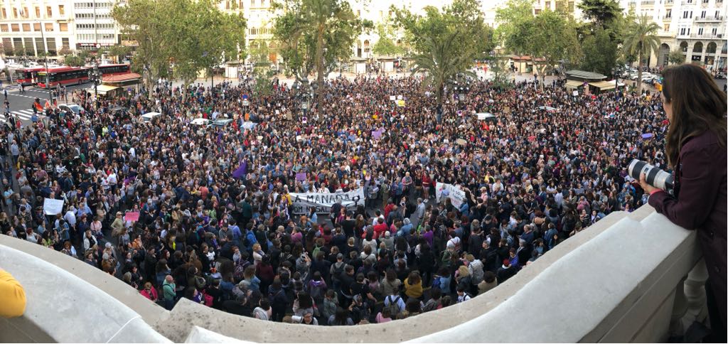 Fotos: Concentración en Valencia contra la sentencia a &#039;La Manada&#039;