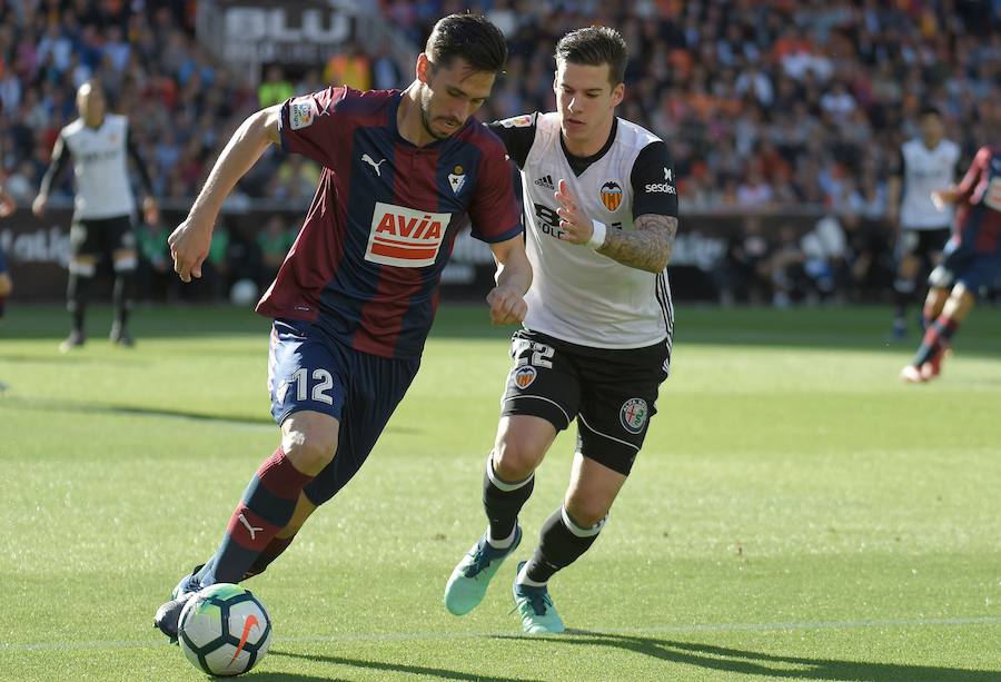 Estas son las mejores imágenes del partido de la jornada 35 de la Liga en Mestalla