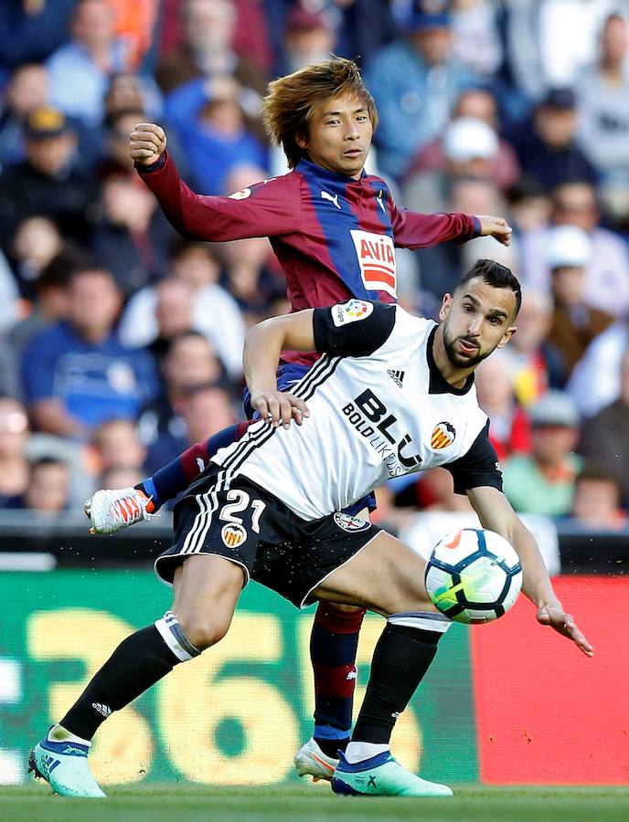 Estas son las mejores imágenes del partido de la jornada 35 de la Liga en Mestalla