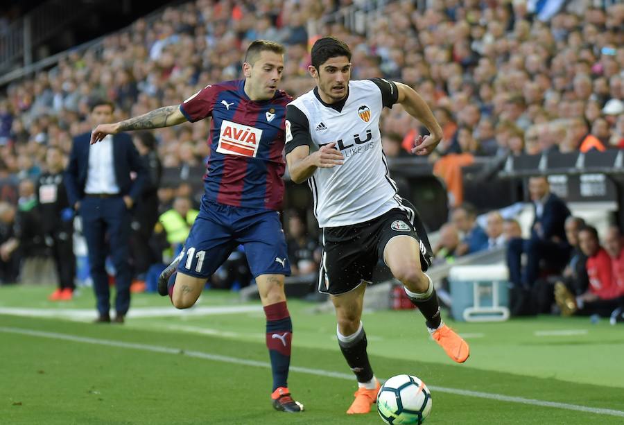 Estas son las mejores imágenes del partido de la jornada 35 de la Liga en Mestalla