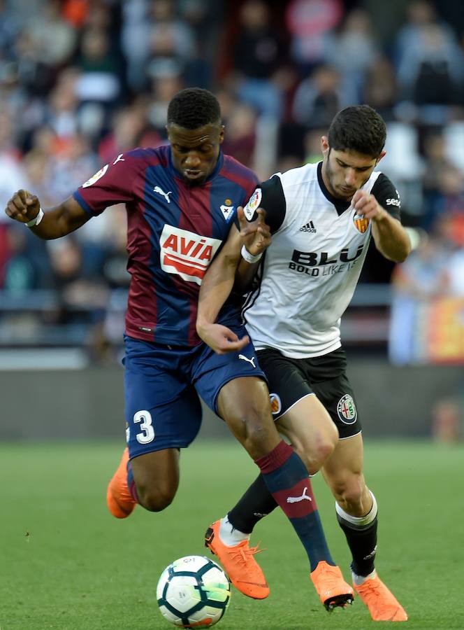 Estas son las mejores imágenes del partido de la jornada 35 de la Liga en Mestalla