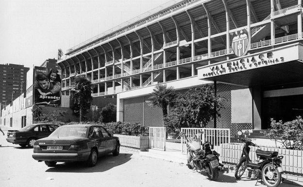 Estado exterior de Mestalla en el año 1972.