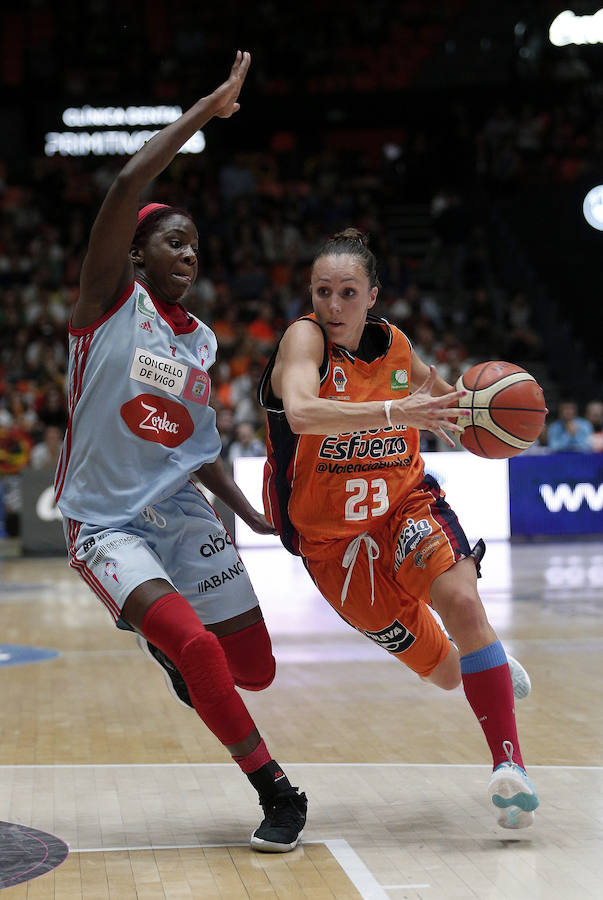 Fotos: El Valencia Basket femenino consigue el ascenso a la primera división