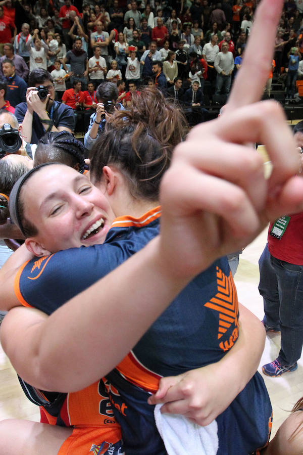 Fotos: El Valencia Basket femenino consigue el ascenso a la primera división