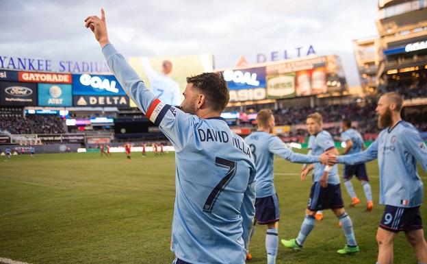 David Villa celebra su gol 400.