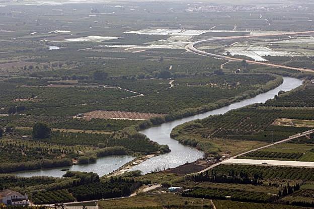 Vista del azud de la Marquesa, punto de toma del agua del trasvase. 