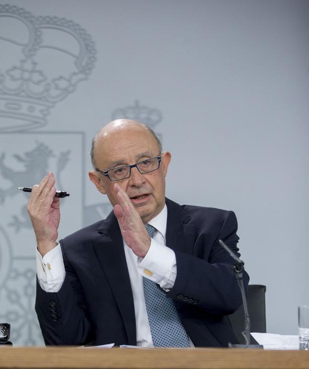 Cristóbal Montoro, ministro de Hacienda. 