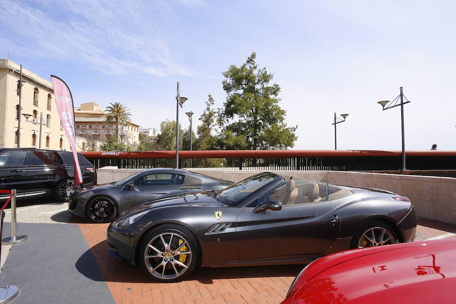 Este fin de semana se celebra en Gandía la Fira del Motor, con más de treinta concesionarios y doscientos coches en venta en las calles de la capital de la safor