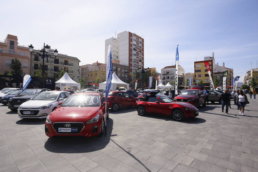 Este fin de semana se celebra en Gandía la Fira del Motor, con más de treinta concesionarios y doscientos coches en venta en las calles de la capital de la safor