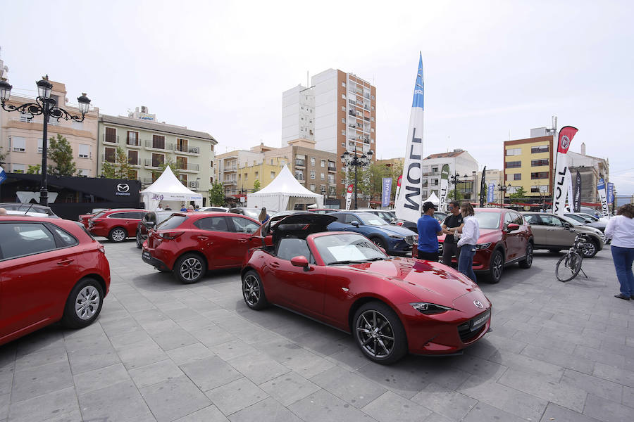 Este fin de semana se celebra en Gandía la Fira del Motor, con más de treinta concesionarios y doscientos coches en venta en las calles de la capital de la safor