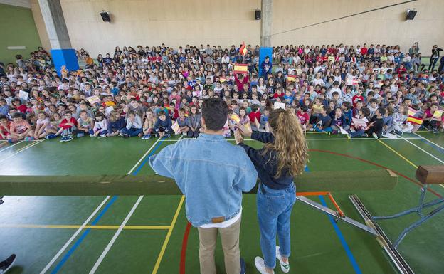 Alfred y Amaia el colegio Giner de los Ríos de Portugal.