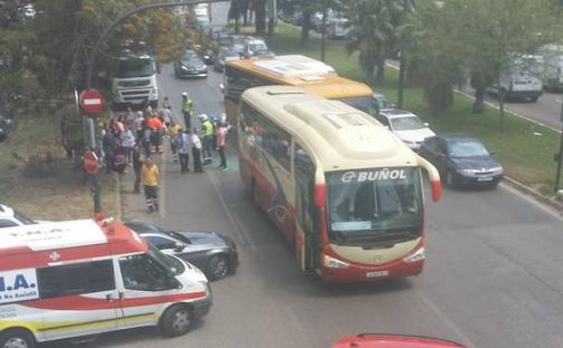 Accidente entre dos autobuses en Mislata.